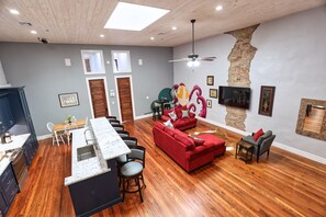 TV connectée, livres, chaßne hi-fi