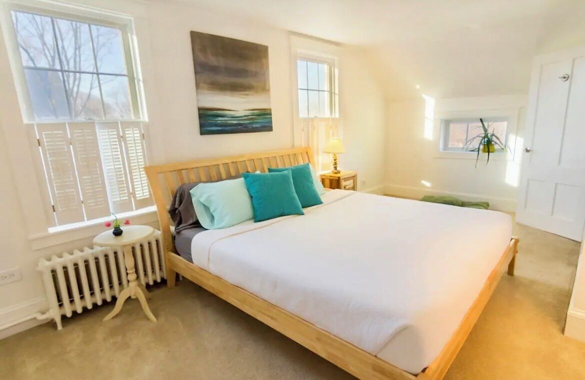 3 bedrooms, iron/ironing board, travel crib, WiFi