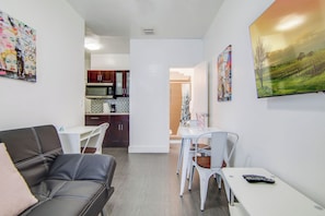 Interior detail - Comfy 1 B/R, Near Ocean Dr and Beach - South Beach (Miami Beach)