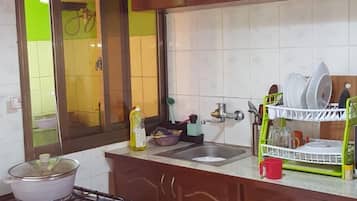 Apartment, Balkon, Blick auf den Innenhof | Eigene KĂŒche