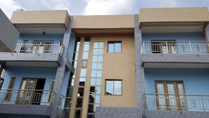 Fachada de la propiedad