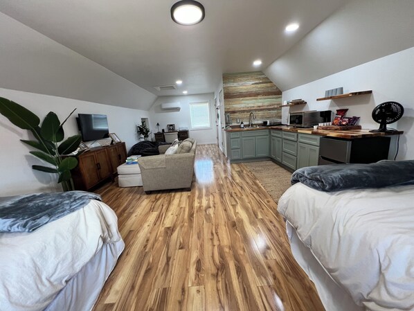 1 chambre, coffres-forts dans les chambres, bureau, Wi-Fi gratuit