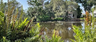 Florida Beach Cottage 3BR-2BA + Den