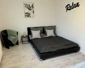 1 bedroom, WiFi, bed sheets - Ferienwohnung in Wilhelmshaven (Wilhelmshaven)