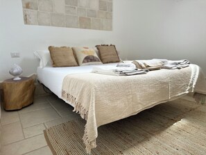 3 chambres, fer et planche à repasser, Wi-Fi, draps fournis