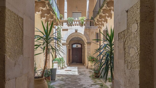 Unclassified image, 1 of 27, button - Historic Building Modern Touches - Ortigia (Syracuse)