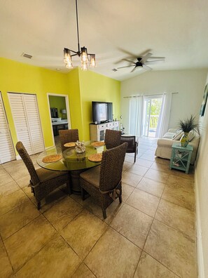 Dining - “New Rental” Bimini Paradise Unit 21532 (Bumini)