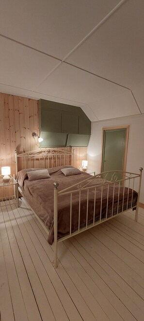 2 Schlafzimmer, Reisekinderbett, kostenloses WLAN