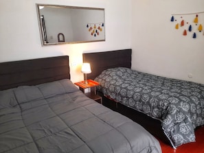 Down comforters, free WiFi - Terra House (Cusco)