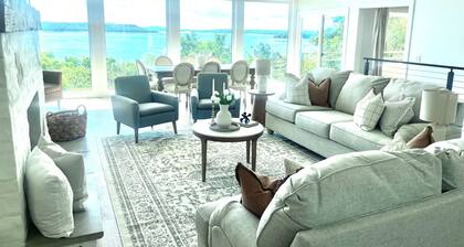 Fully remodeled lake house with gorgeous views of Bull Shoals Lake!