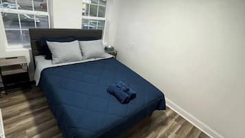 1 dormitorio, tabla de planchar con plancha, cuna de viaje y wifi