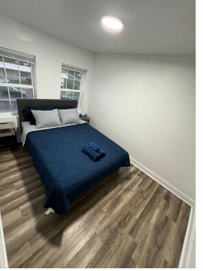 1 bedroom, travel cot, free WiFi, bed sheets