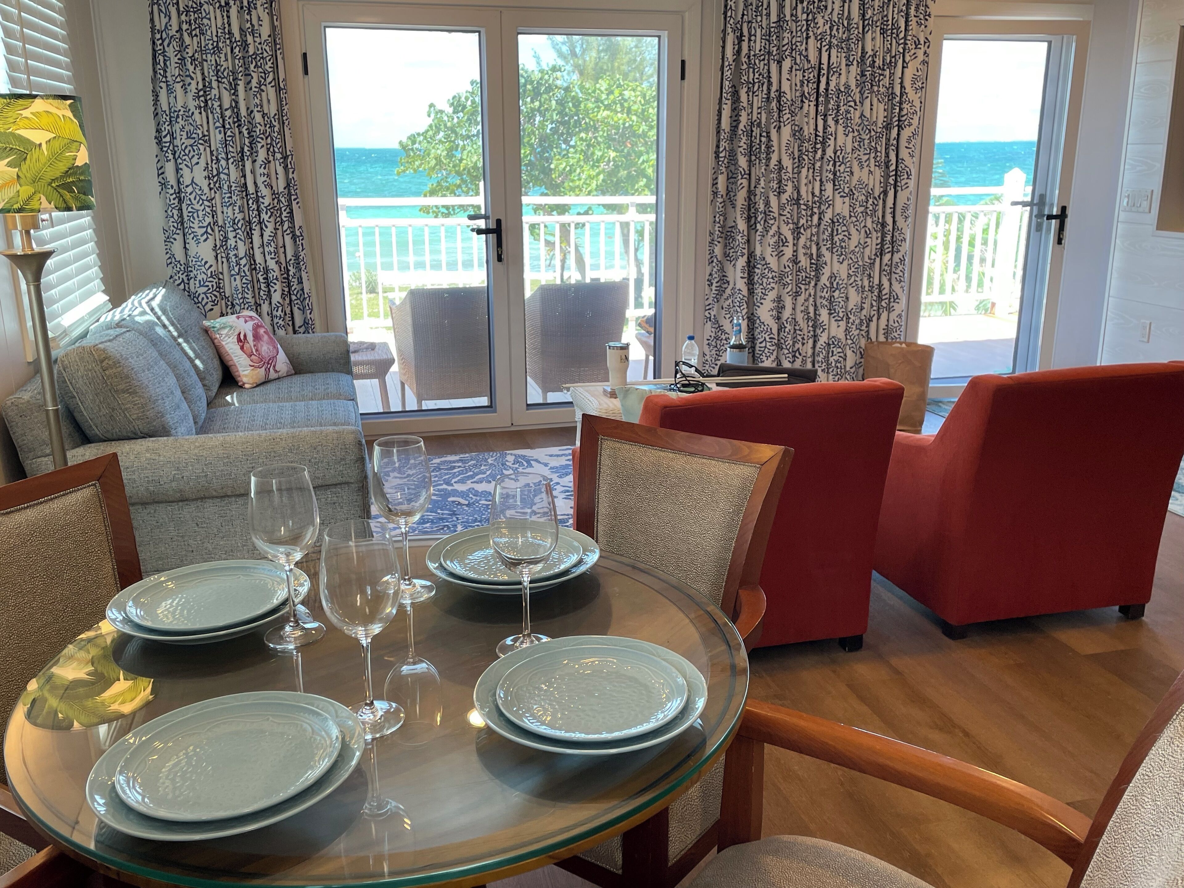 コテージ ビーチフロント | 客室内のダイニングエリア