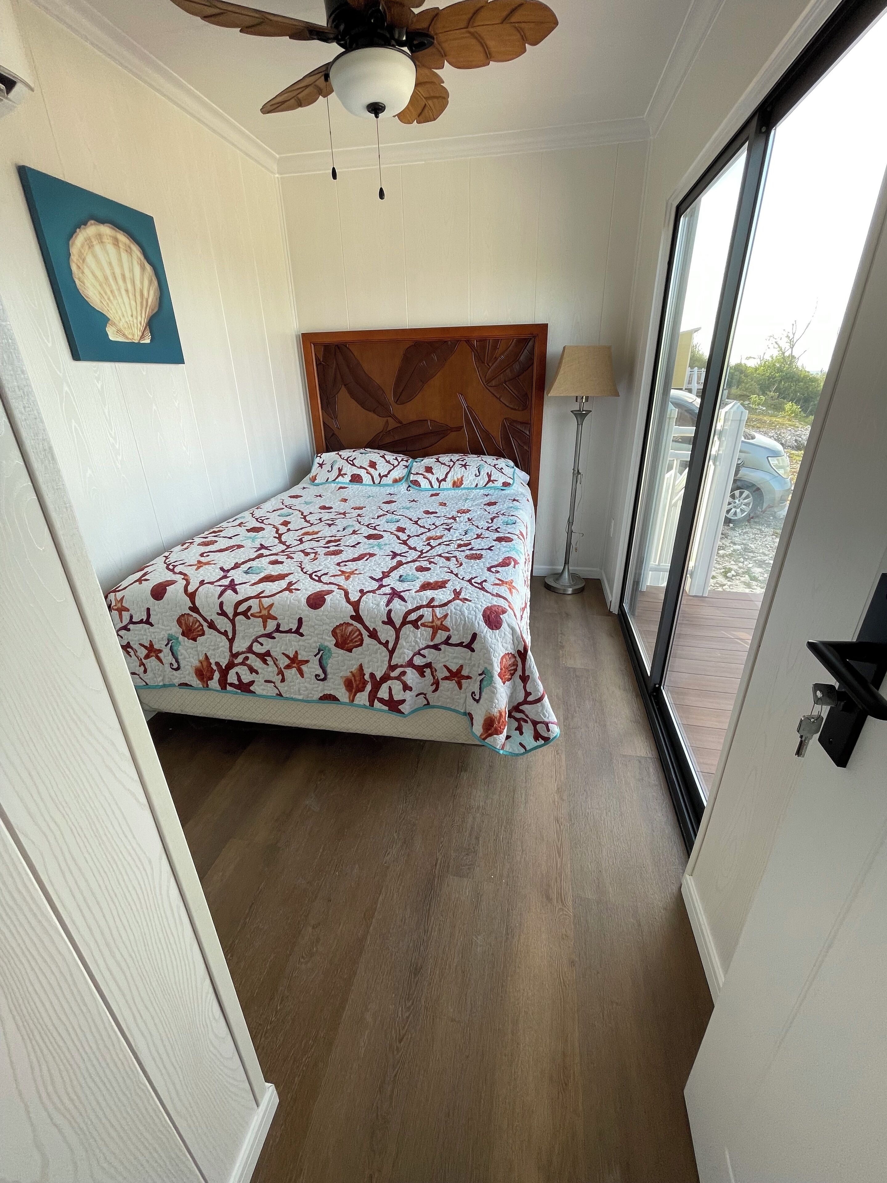 スタジオスイート シービュー | ピロートップベッド、ミニバー (無料)、セーフティボックス (室内)、客室ごとに異なる装飾