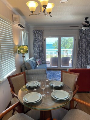 Casa de campo Confort, 2 habitaciones, cocina, vistas a la playa | Servicio de comidas en la habitación