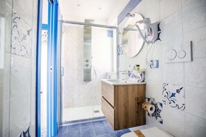 Shower, hair dryer, bidet, towels - Appartamento Sirio - Vista Mare (Gioia Tauro)