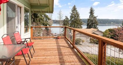 Spacious Family Retreat with Ocean View, Pet friendly
