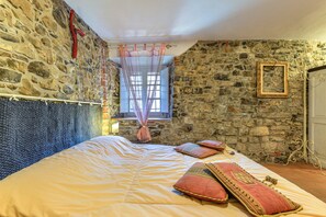 2 bedrooms, bed sheets - Casa Incanto, la Quiete nel Borgo (Colognora di Pescaglia)