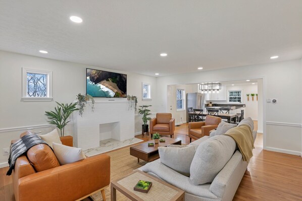 Smart-TV, Tischtennisplatte