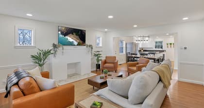 Pickle Hill - pool, pickleball court, sauna, near Hocking Hills, sleeps 10!