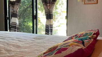 1 bedroom, blackout drapes, iron/ironing board, free WiFi