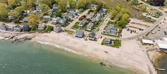 Beach Cottage, private beach and pass