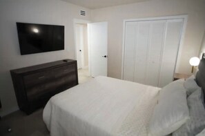 3 bedrooms, iron/ironing board, free WiFi, bed sheets - Cozy Miami Casita - Entire House w/ Private Pool (Miami)