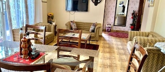 Beautiful 3 bedroom furnished Apartment facing towards the mountains