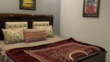 3 quartos, ferros/tábuas de passar roupa, Wi-Fi, roupa de cama