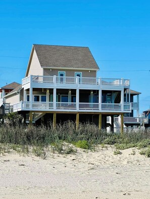 Exterior - Front Row Luxury - 5 Bedrooms, 2 Decks, 4 Swings, Outdoor Bar - Sleeps 19 (Bolivar Peninsula)