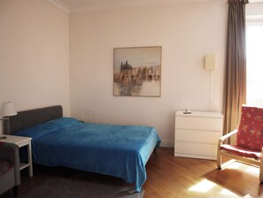 1 soverom, strykejern/-brett, wi-fi og sengetøy