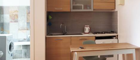 Forno, piano cottura, macchina per tè/caffè, pentole/stoviglie/utensili