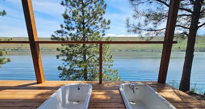 Best Wallowa Lakefront rental w/ private dock and his/hers soaking tub! 4br/3ba