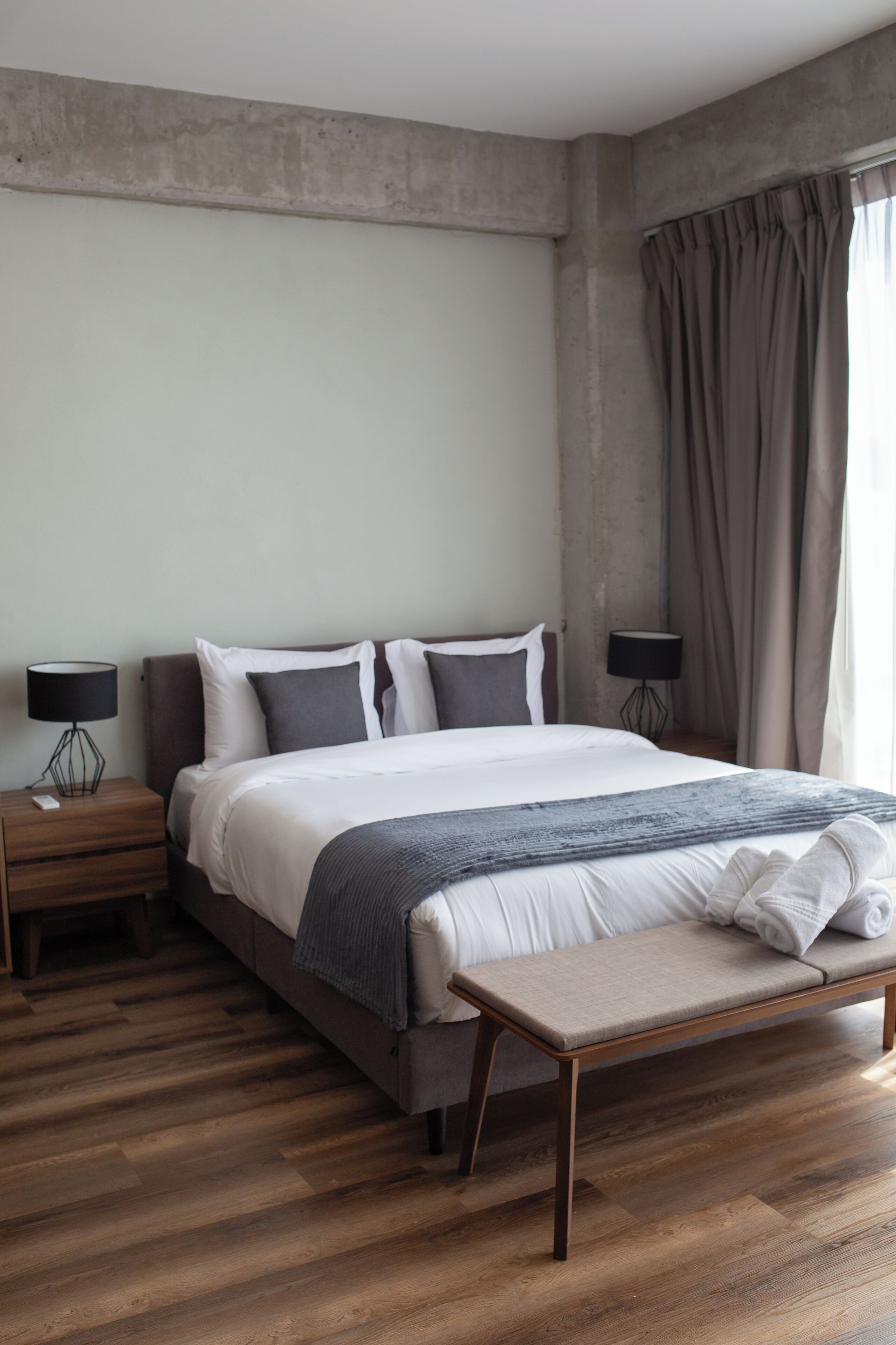 Family Room | Premium bedding, down comforters, pillowtop beds, laptop workspace