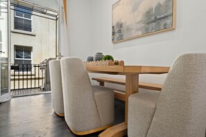 屋外ダイニングエリア