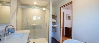 Garden House fenced yard with covered patio. Pets okay. Close access to shops. 
