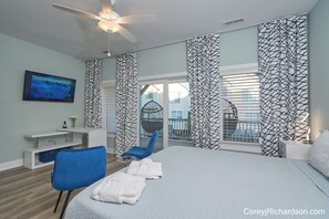 4 camere, una scrivania, ferro/asse da stiro, culla da viaggio