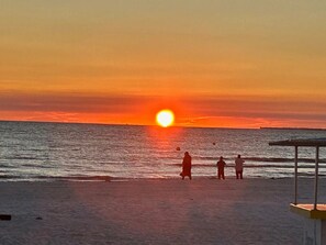 Nær stranden