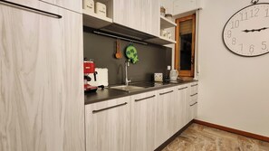 Fridge, coffee/tea maker, electric kettle, highchair - Appartamento in centro cittadino ad Alberobello (Alberobello)