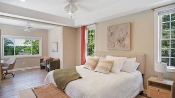 5 bedrooms, desk, WiFi, bed sheets