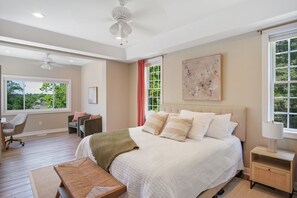 5 bedrooms, desk, WiFi, bed sheets