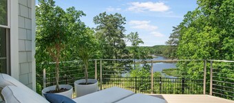 Riverfront Retreat - sunset views, 2 king suites on 9+ acres, kayaks