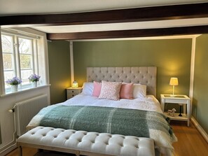 3 bedrooms, iron/ironing board, WiFi, bed sheets - Beautiful 1700 century house in the heart of Viken. Pets Allowed! (Skåne län)