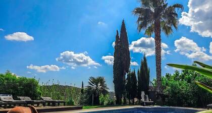 Villa Barcelona Experience. Private pool 12km from the vibrant beaches of Sitges