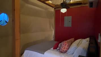1 bedroom, WiFi, bed sheets