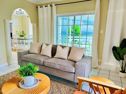 Falcon Islandviews Condo-Free Airport Transportation-24/7 Security-Gated Complex