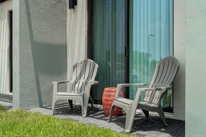 Terrace/patio - ✨Magical 3BR/3BA townhome minutes to Disney 🏰✨ (Kissimmee)