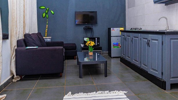 Comfort Studio, Garden View | Living area - Two Coconut Lodge  (Batokunku)