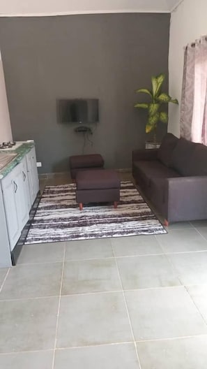 Tabla de planchar con plancha, cunas gratuitas y wifi gratis