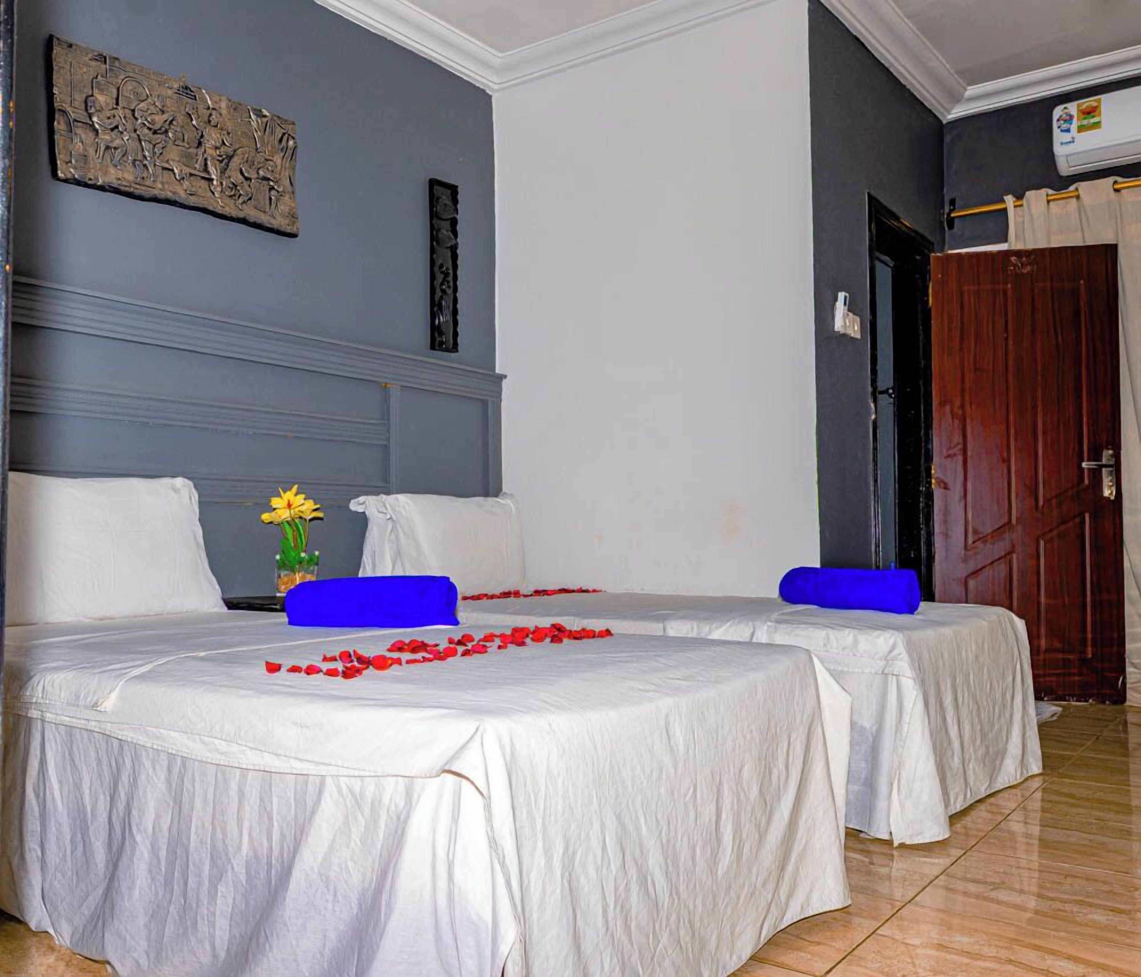 Basic Single Room, Garden View | Iron/ironing board, cribs (free), WiFi (free), bed sheets